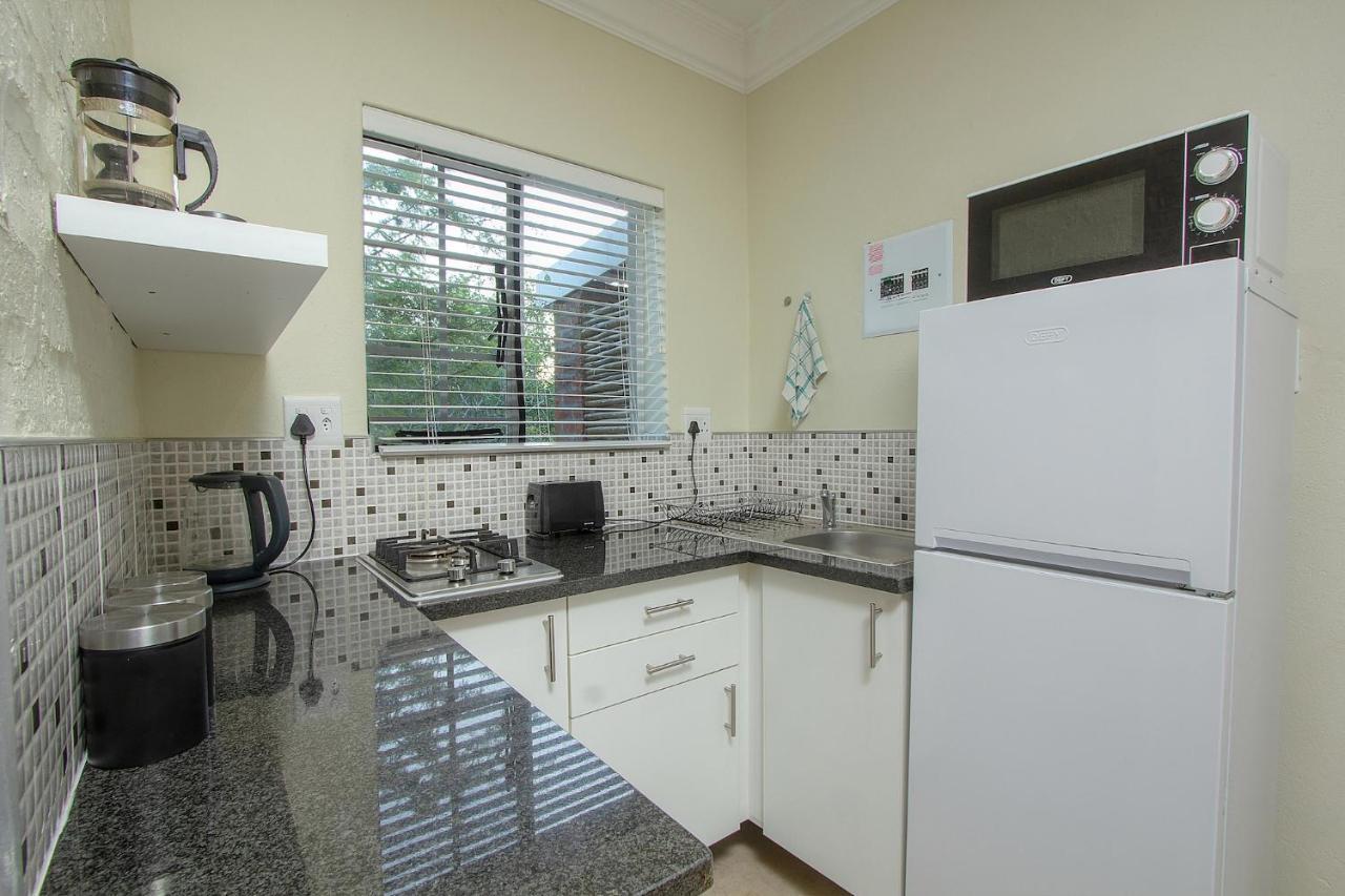 מרלות' פארק Kruger'S Retreat House & Kruger'S Rest Studio מראה חיצוני תמונה