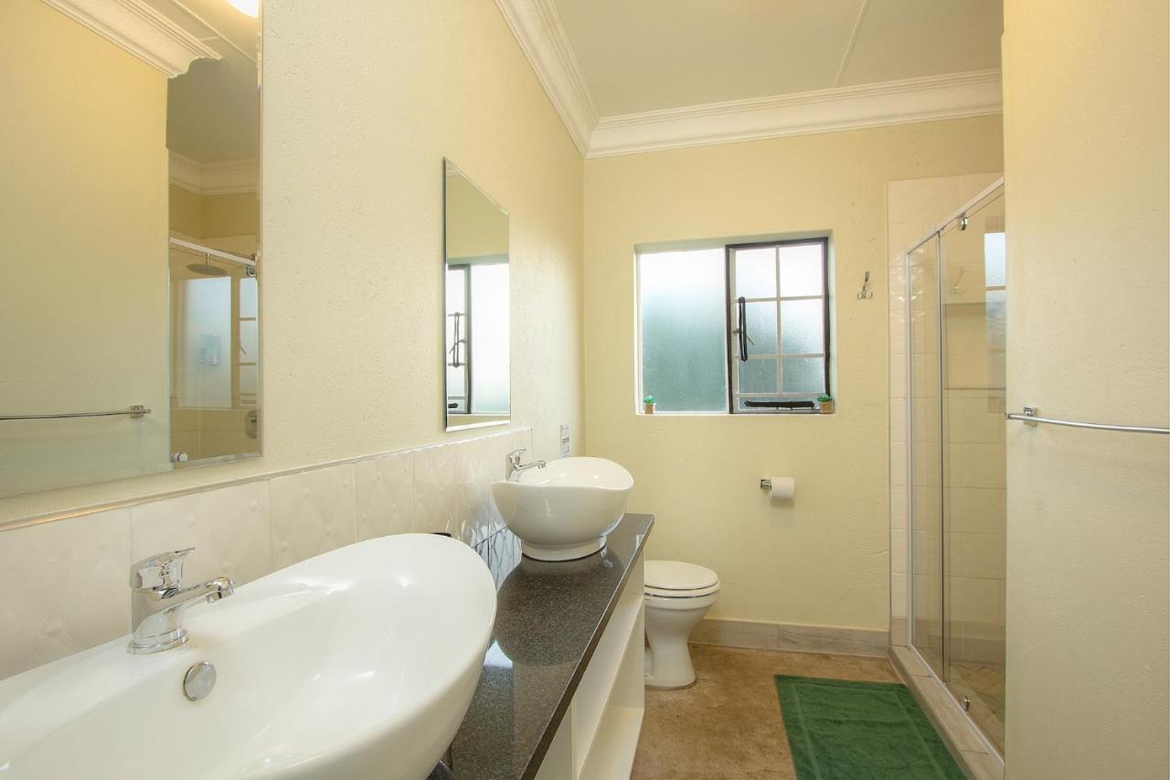 מרלות' פארק Kruger'S Retreat House & Kruger'S Rest Studio מראה חיצוני תמונה